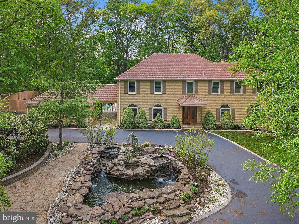 Property Photo:  400 Highview Drive  PA 19087 