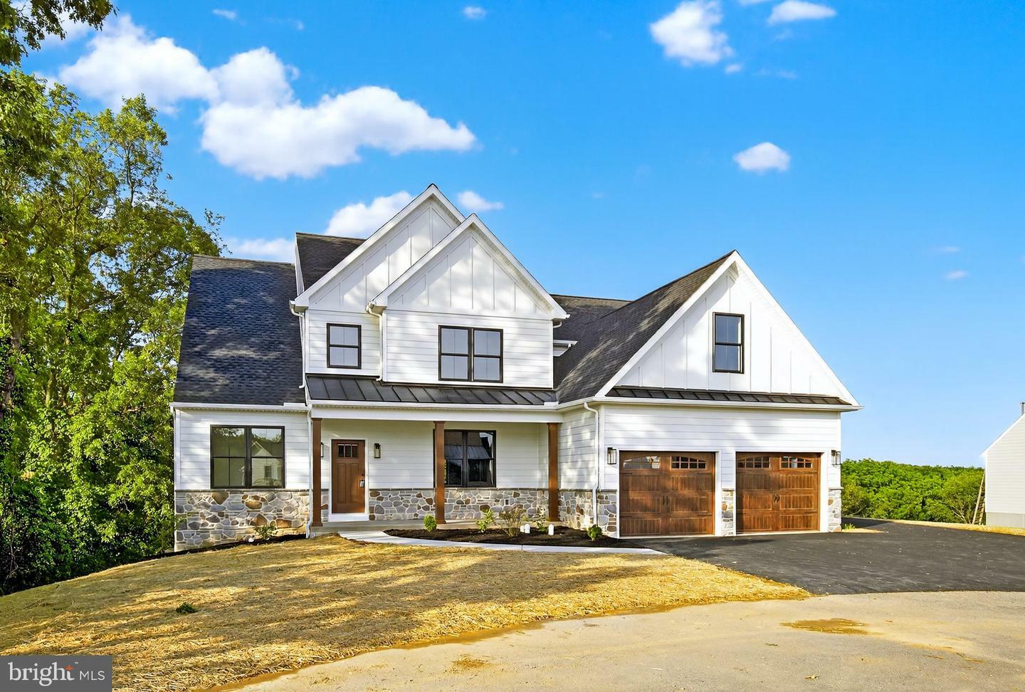 Property Photo: 19 Thaton Road PA 17543