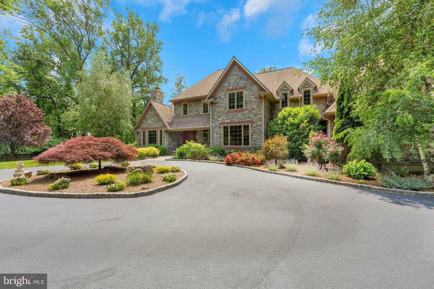 Property Photo:  650 S Warren Avenue  PA 19355 