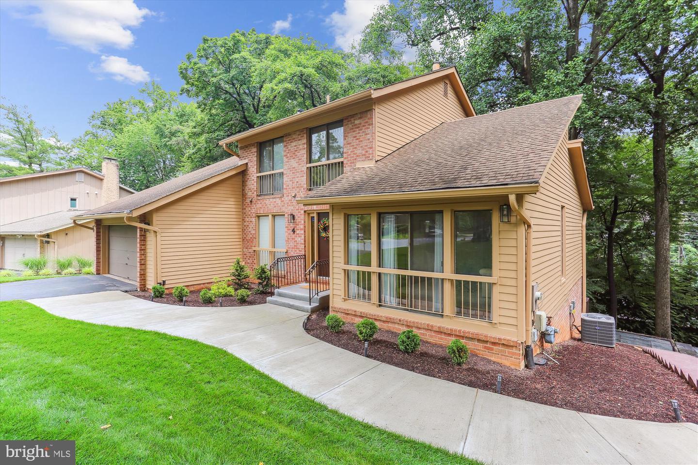 Property Photo:  4 Eaglebrook Court  MD 20854 