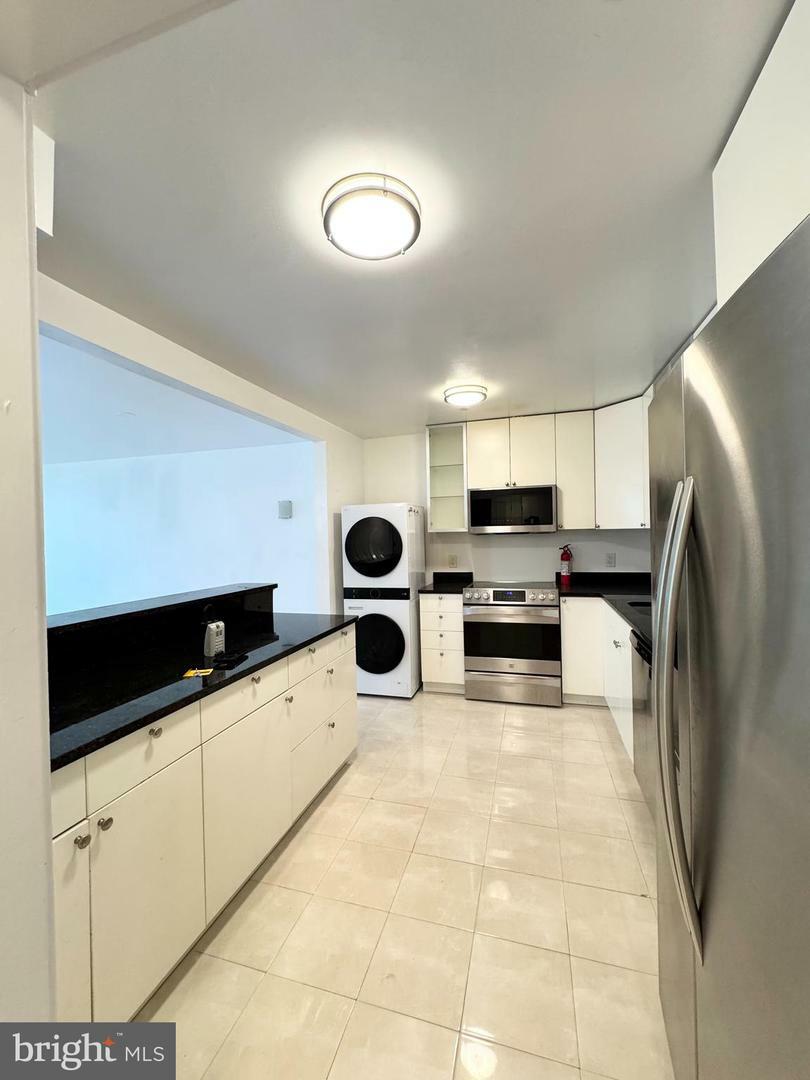 Property Photo: 6301 Stevenson Avenue 808 VA 22304