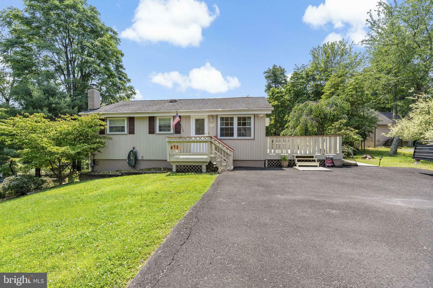 Property Photo: 289 Atwood Drive WV 25420