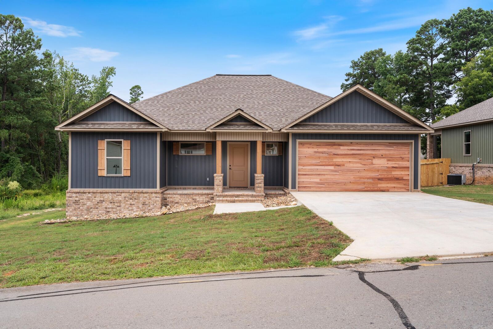 Property Photo: 1001 N Red AR 72150
