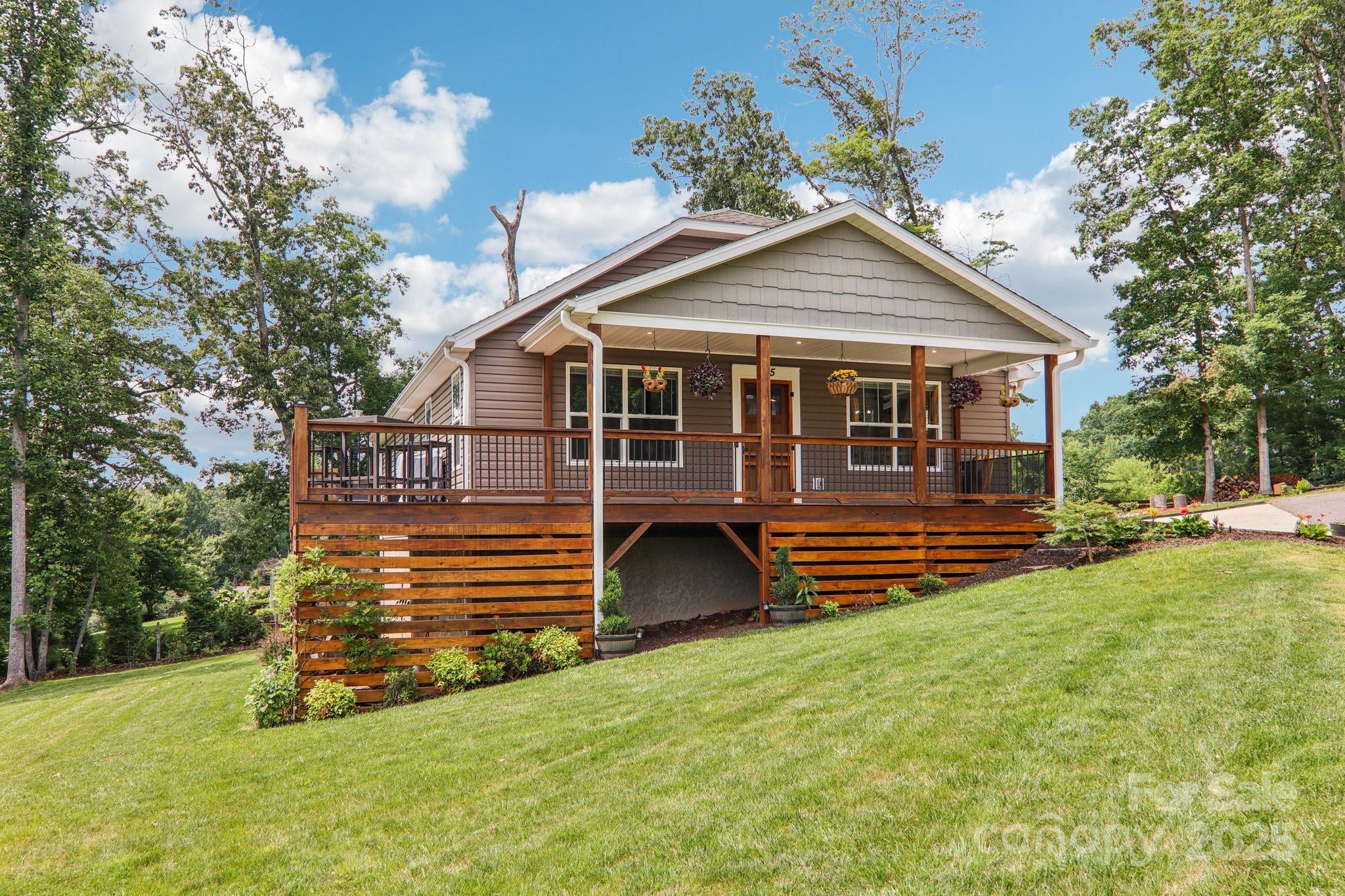 Property Photo: 135 Ivey Farms Road NC 28715