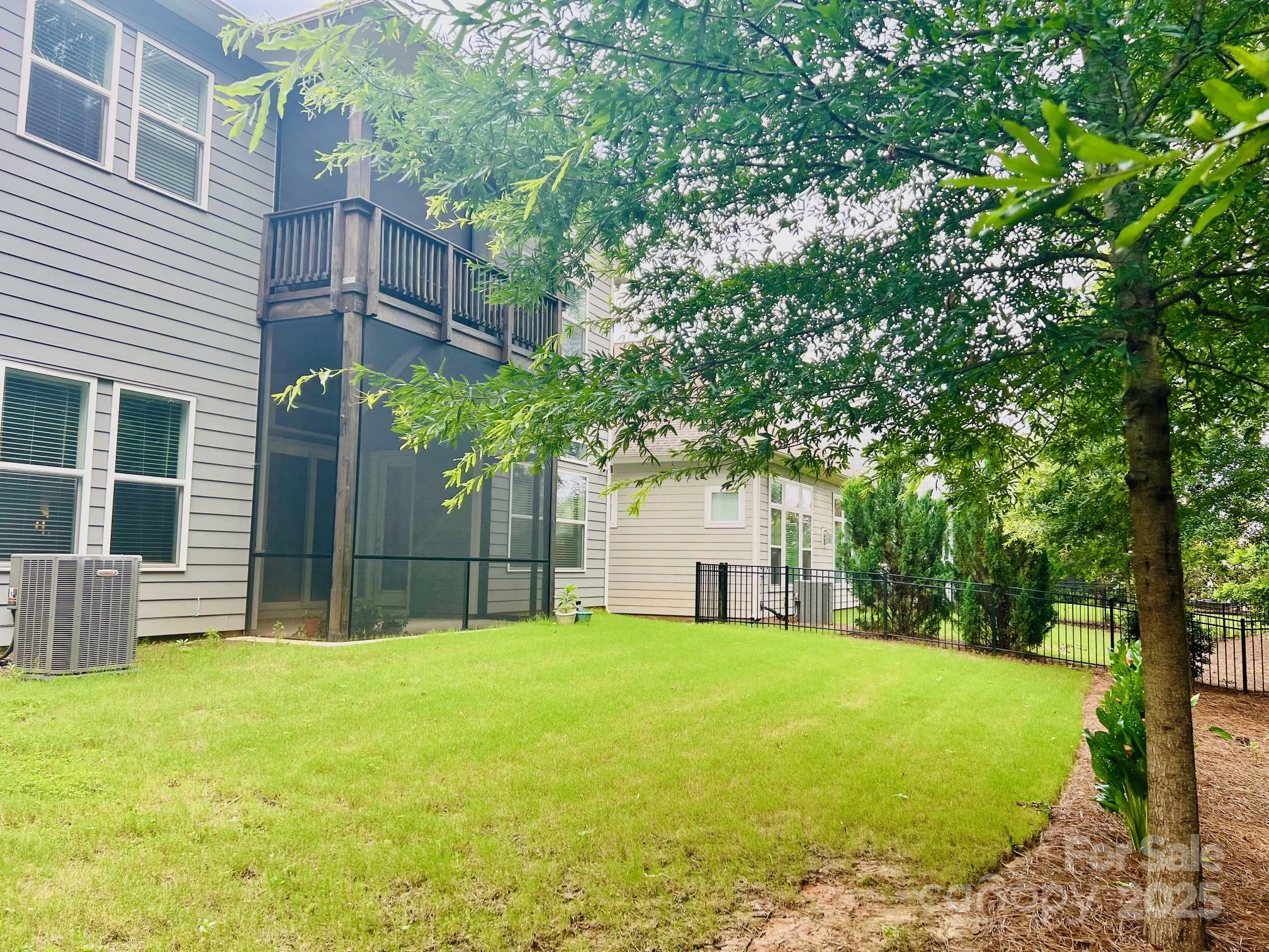 Property Photo: 13113 Kornegy Drive E NC 28277