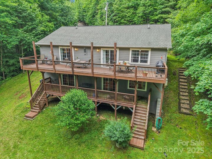 Property Photo:  574 Appaloosa Trail  NC 28785 