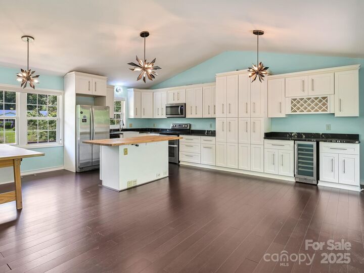 Property Photo: 14 Spring Lake Drive NC 28732