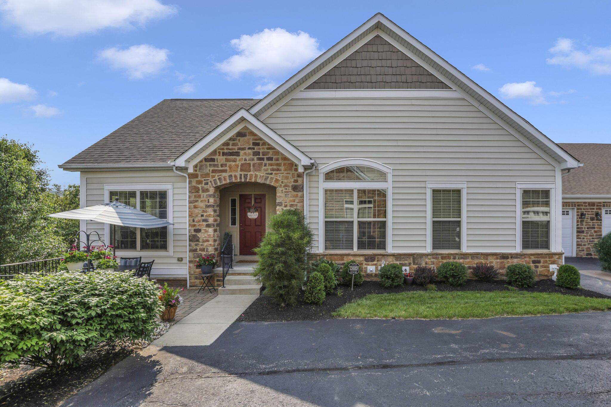 Property Photo: 5685 Slater Ridge OH 43026