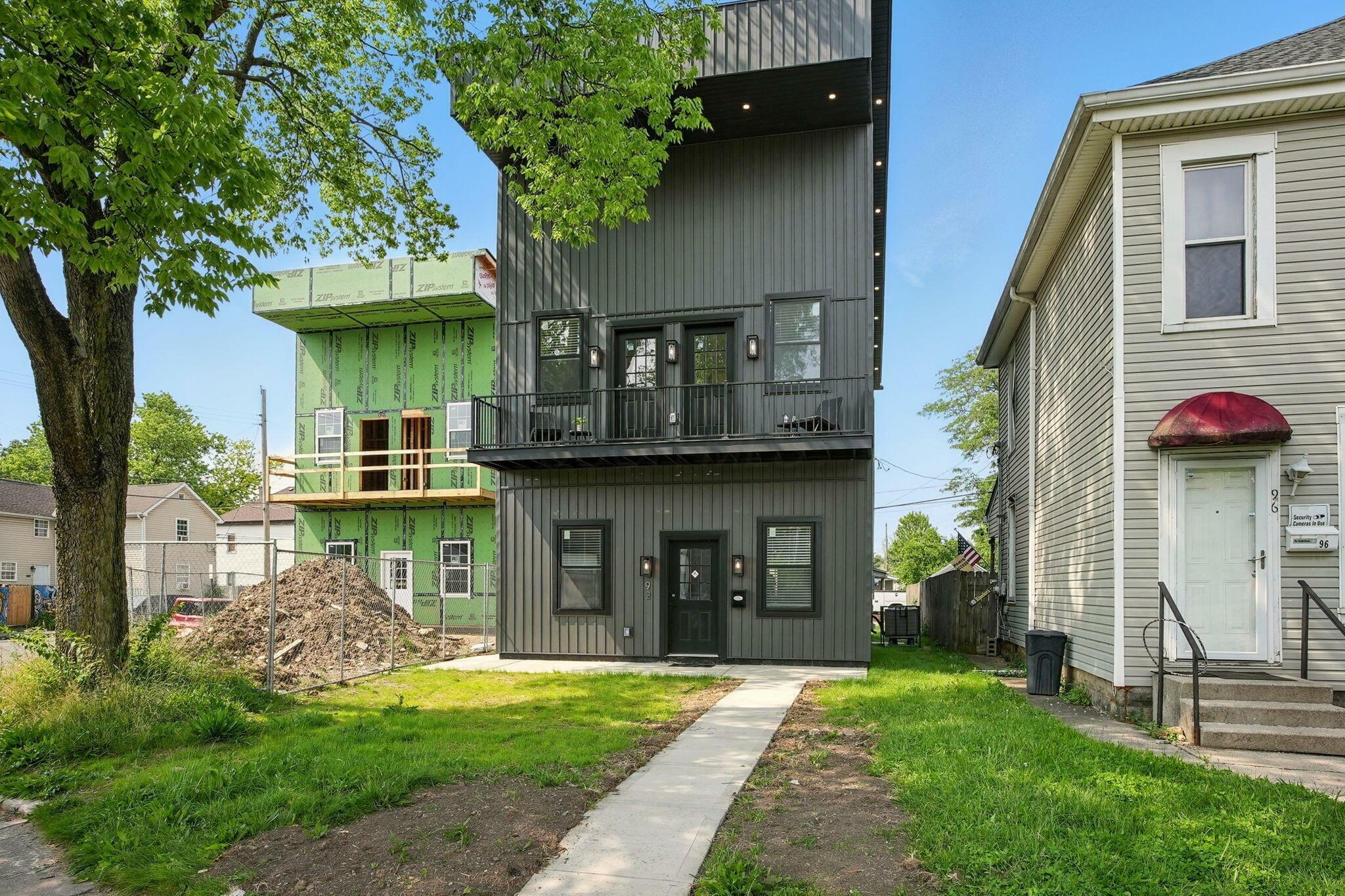Property Photo: 92 E Innis Avenue OH 43207