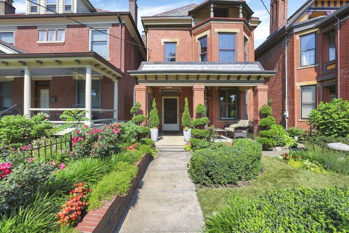 Property Photo: 701 Dennison Avenue OH 43215