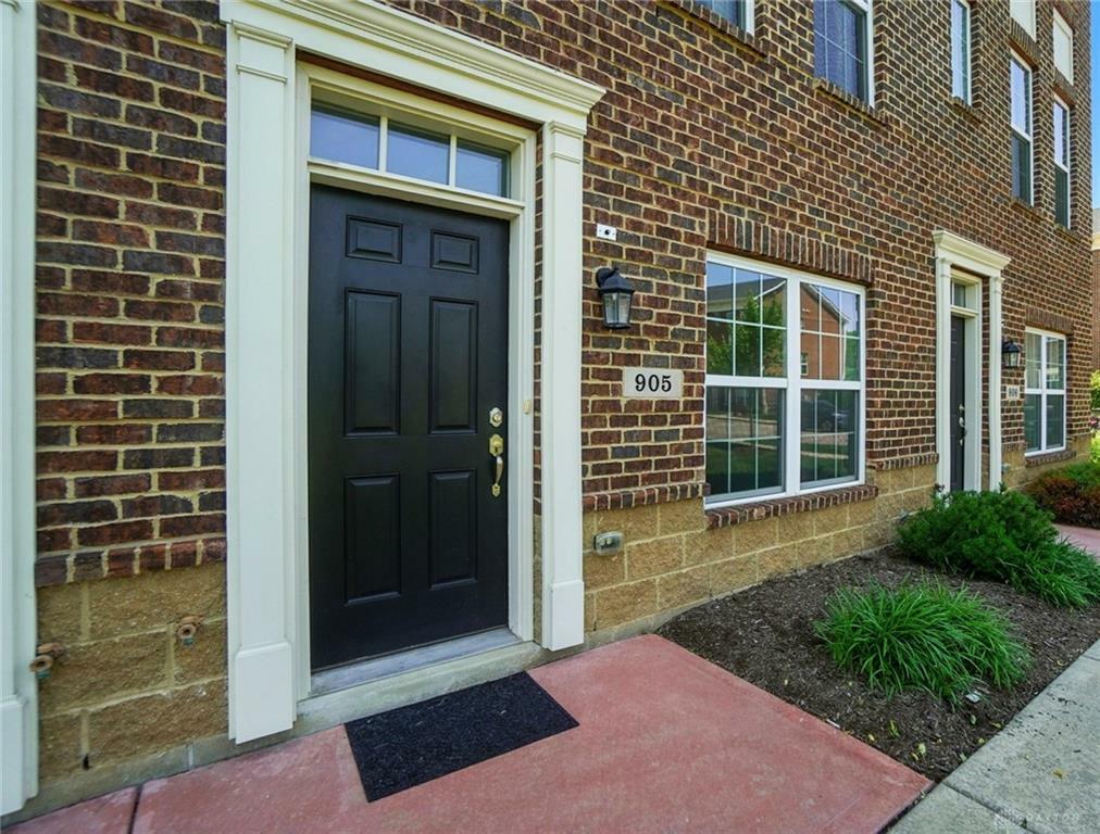 Property Photo: 905 Brownstone Row OH 45066