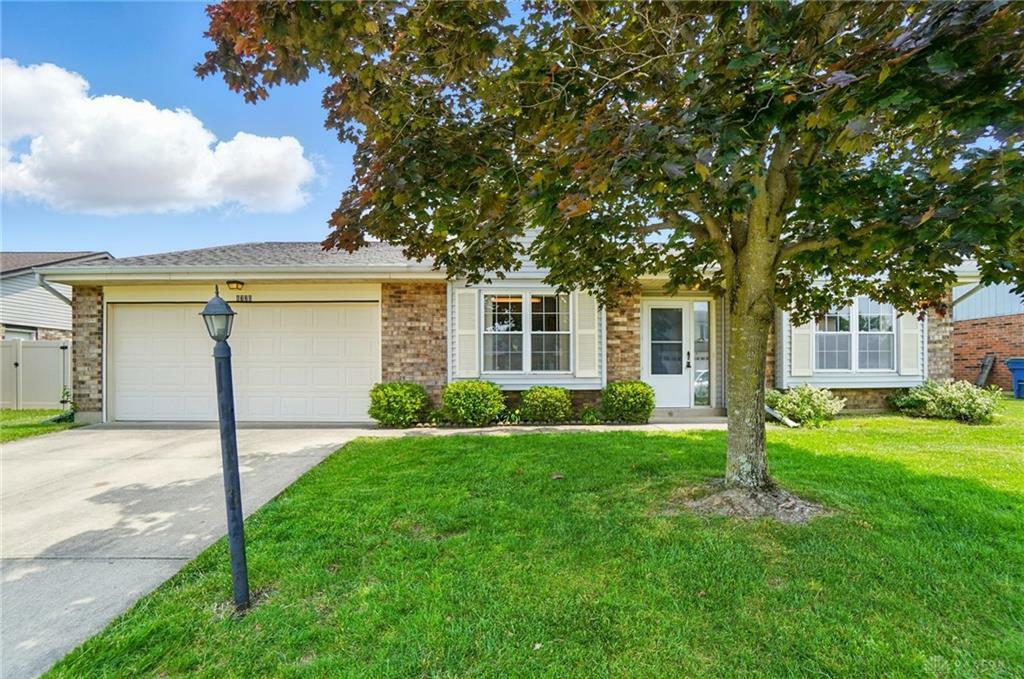 Property Photo: 8720 Emeraldgate Drive OH 45424