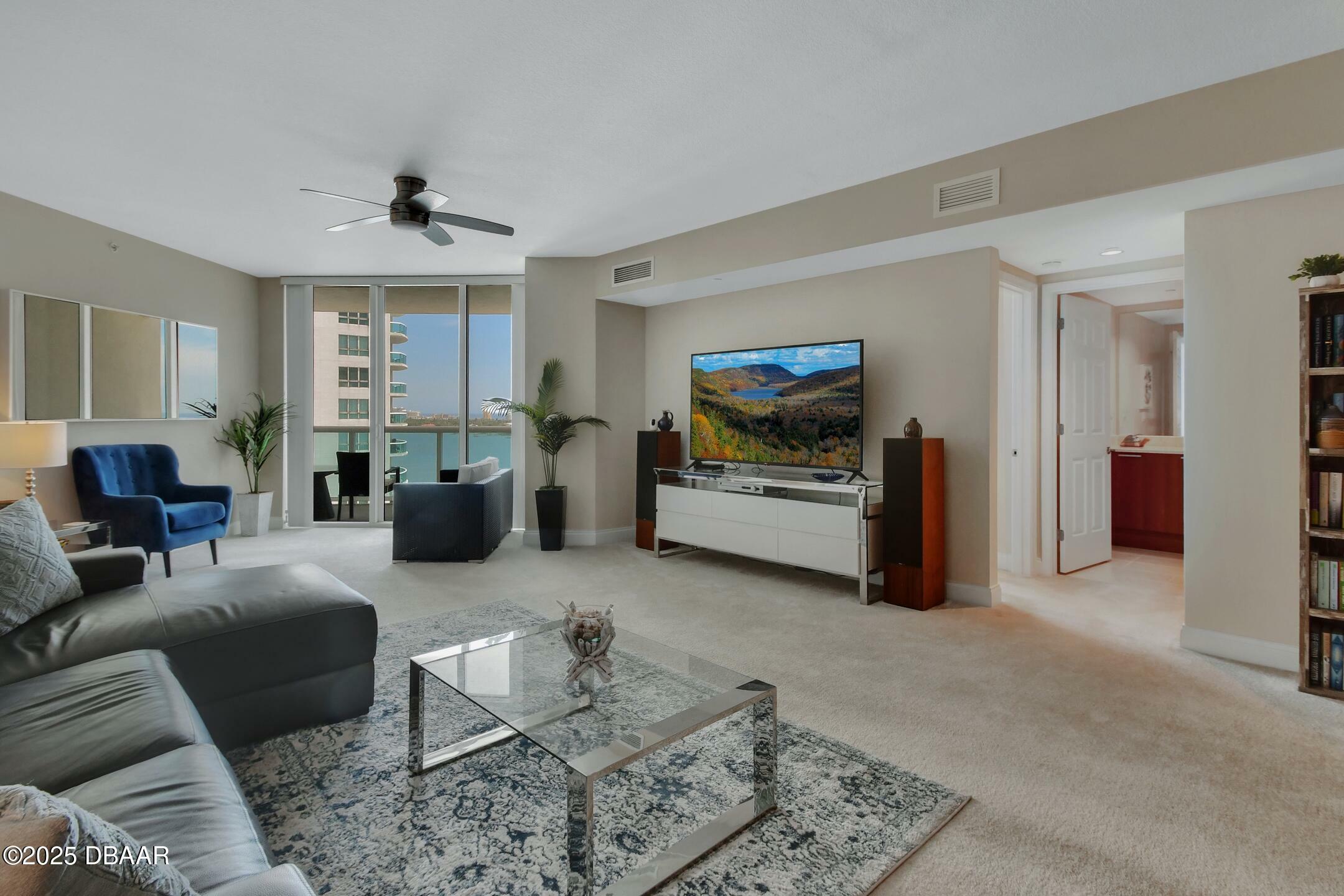 Property Photo: 231 Riverside Drive FL 32117