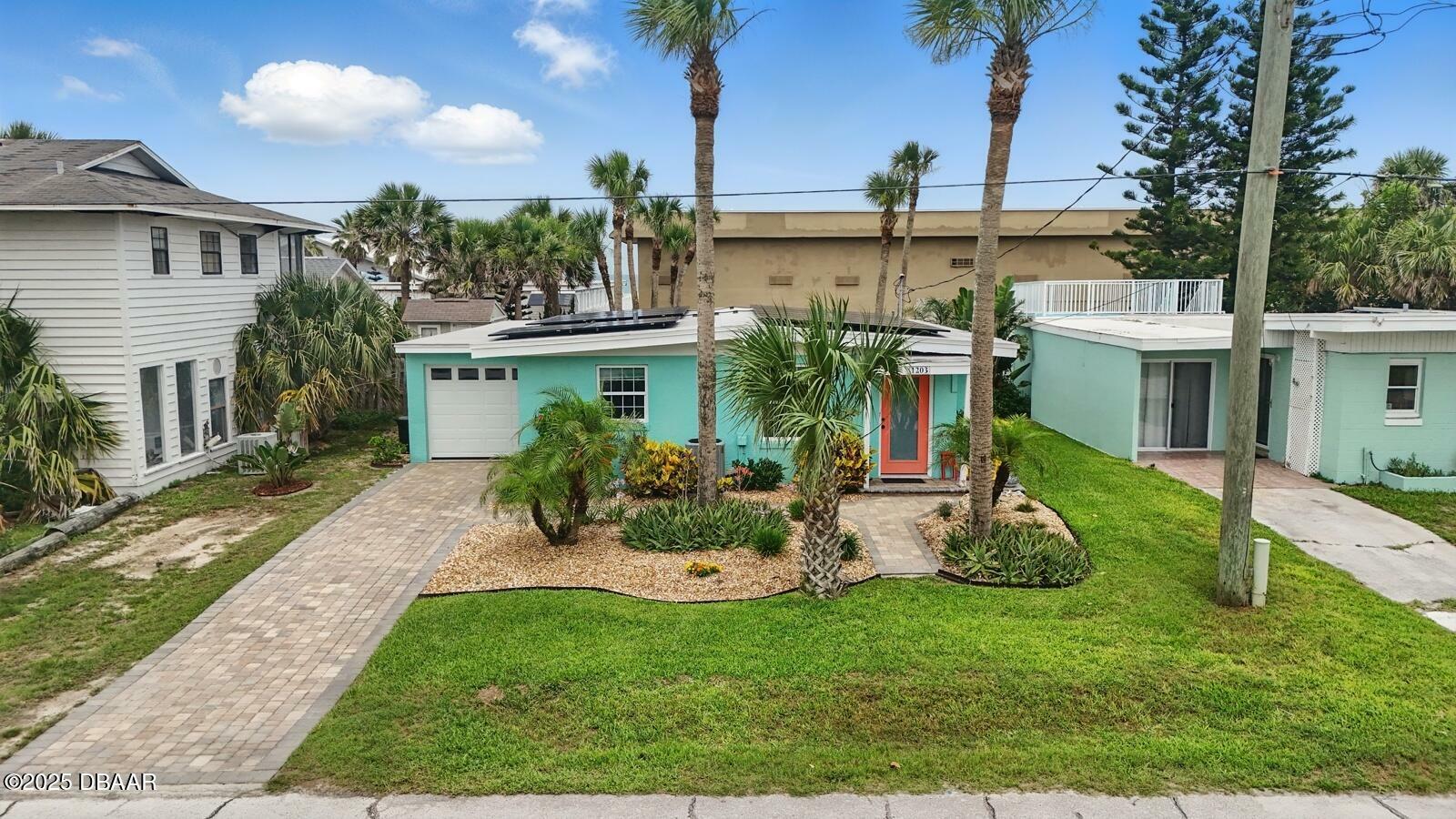 Property Photo: 1203 S Central Avenue FL 32136