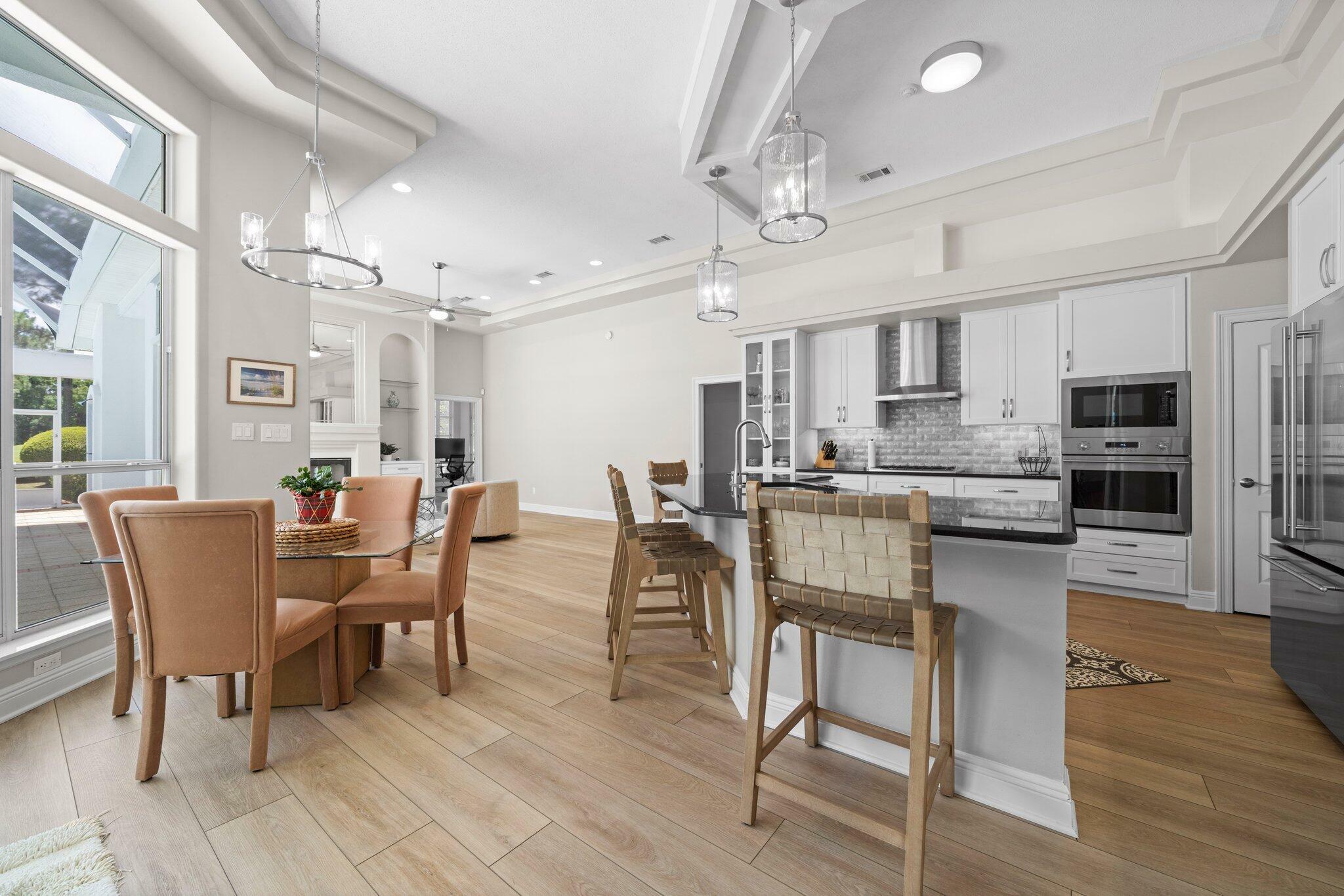 Property Photo:  129 W Country Club Drive  FL 32541 