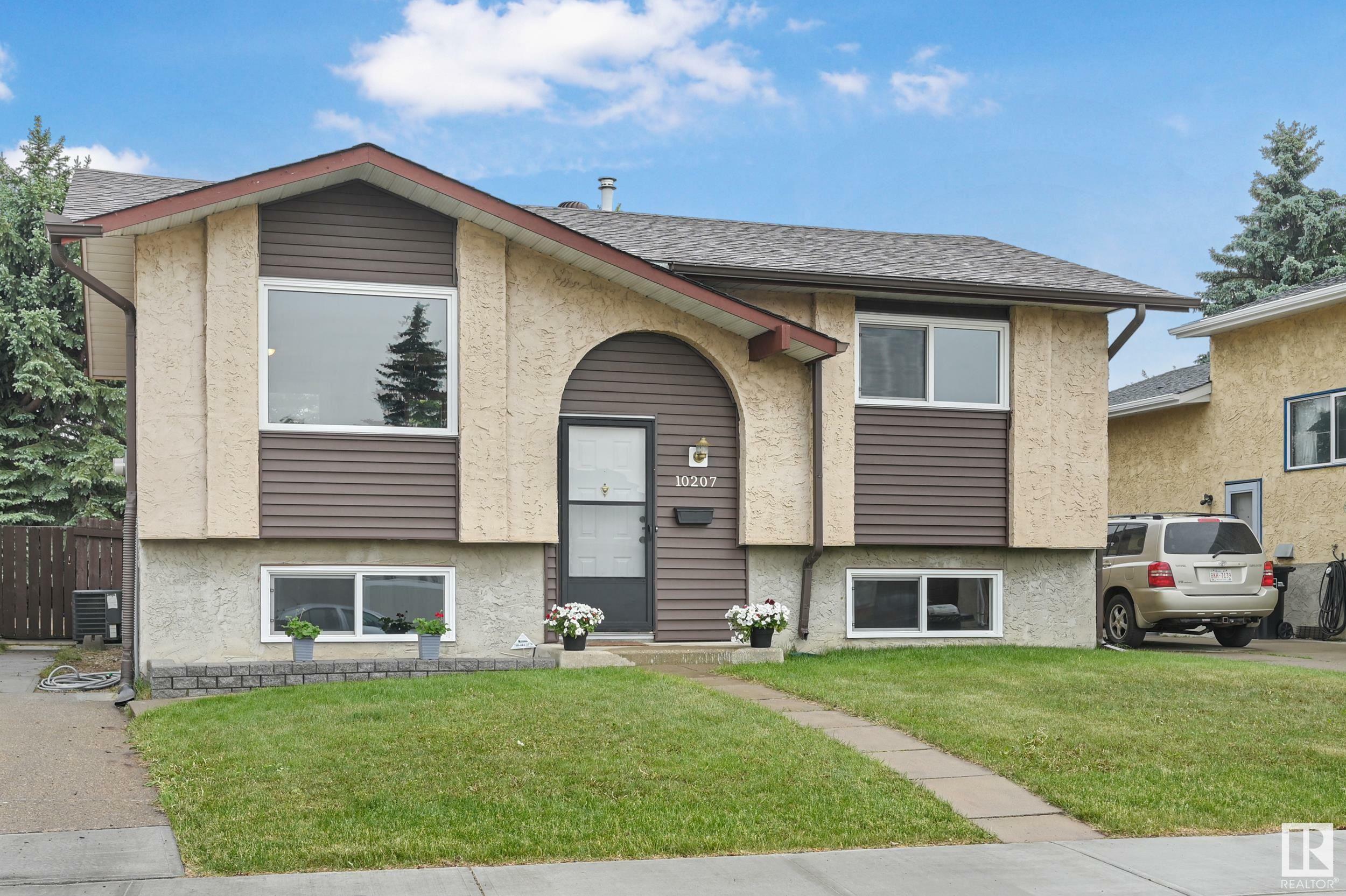 10207 169 Avenue NW  Edmonton AB T5X 4M1 photo