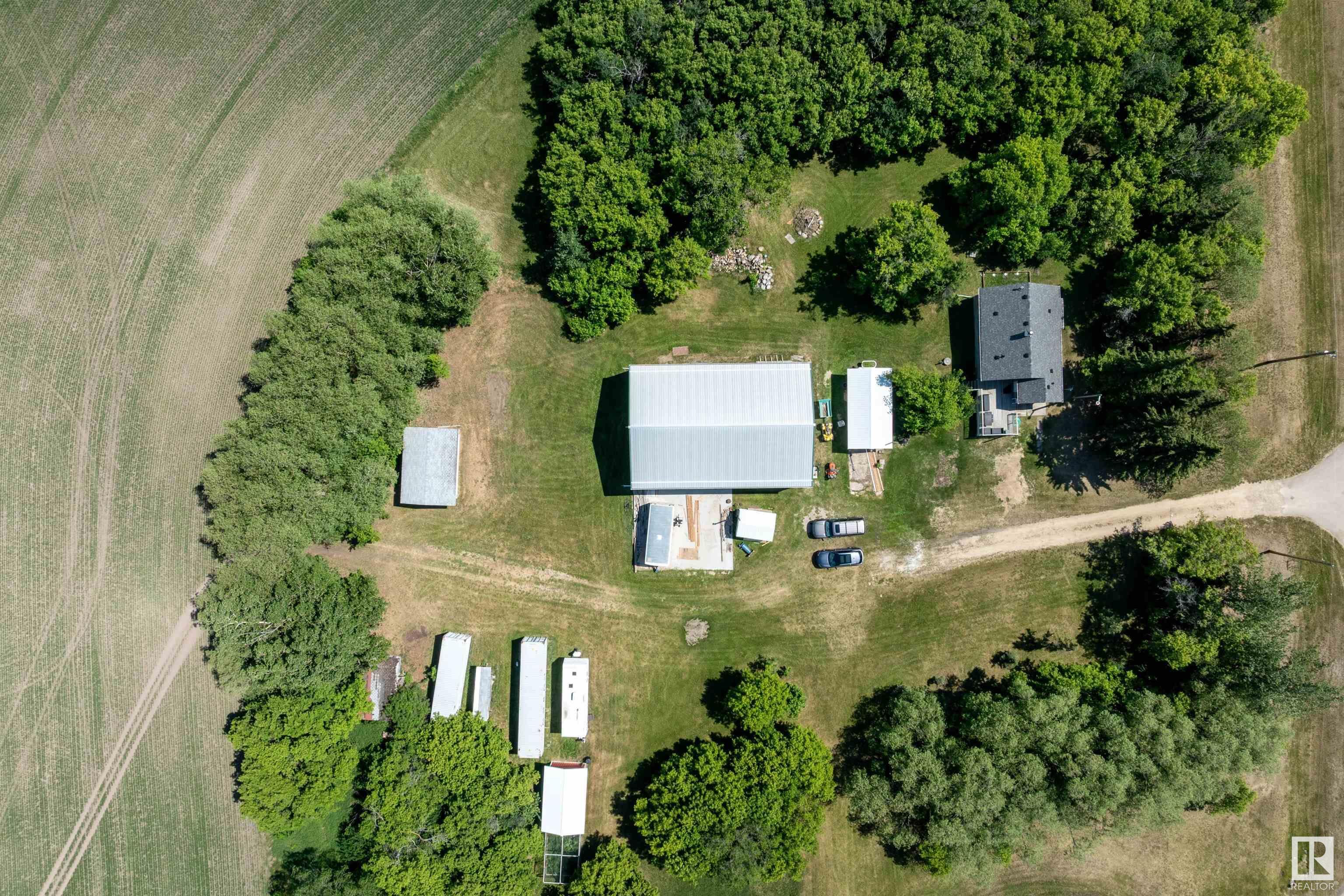 Property Photo: 26114 Twp Road 490 AB T4X 2E9