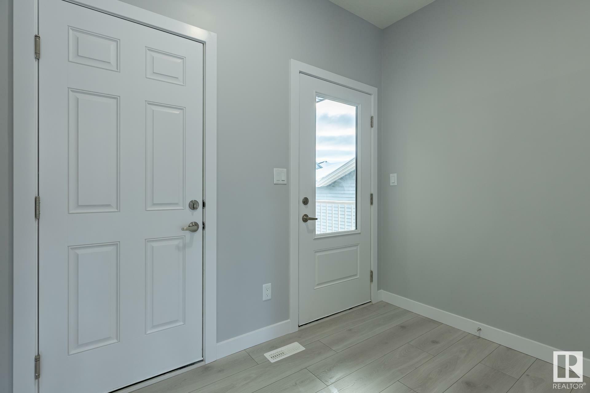 Property Photo: 39 Renwyck Place AB T7X 4E1