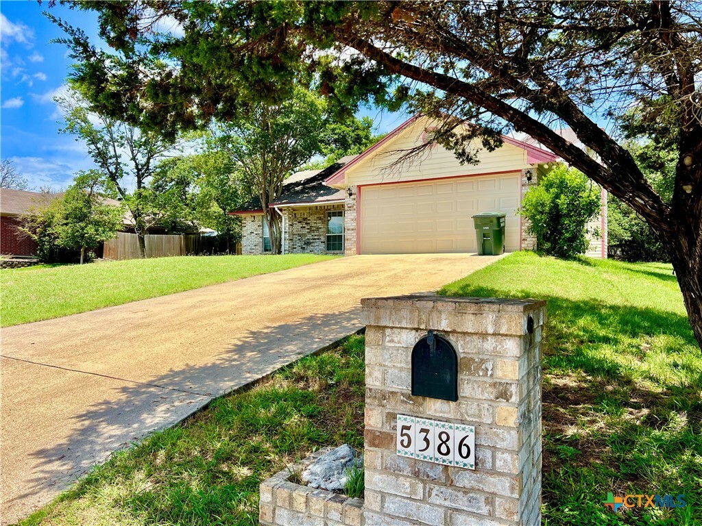 Property Photo: 5386 Denmans Loop TX 76513