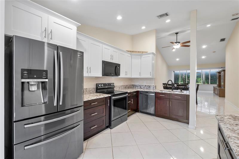 Property Photo: 22665 Meridiana Dr FL 33433