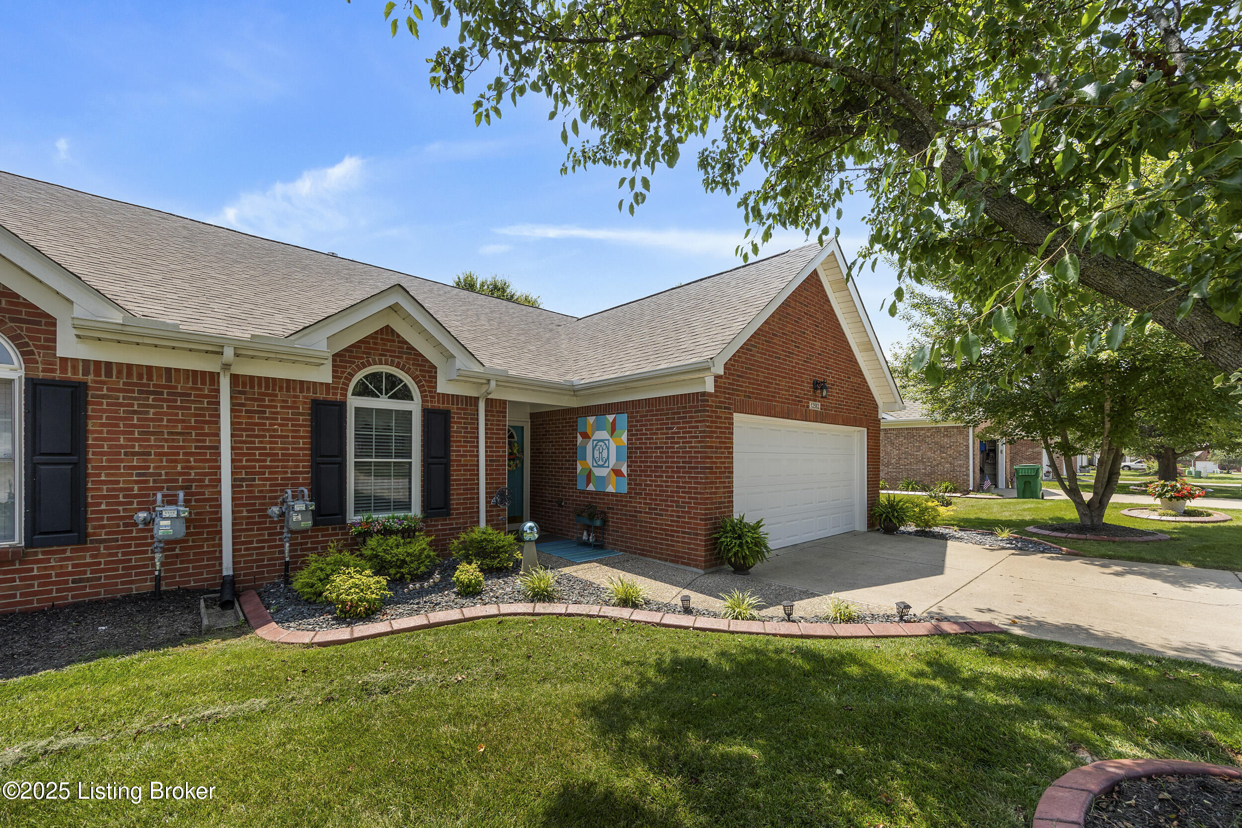 12582 Springfalls Ct  Louisville KY 40229 photo