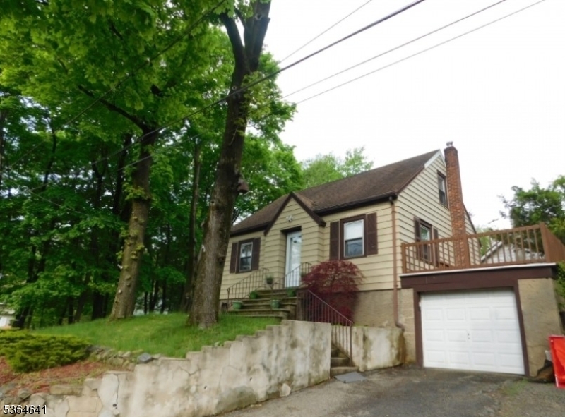 Property Photo:  16 Leystra Ln  NJ 07470 