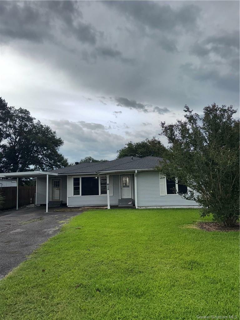 516 N Thomson Avenue  Iowa LA 70647 photo