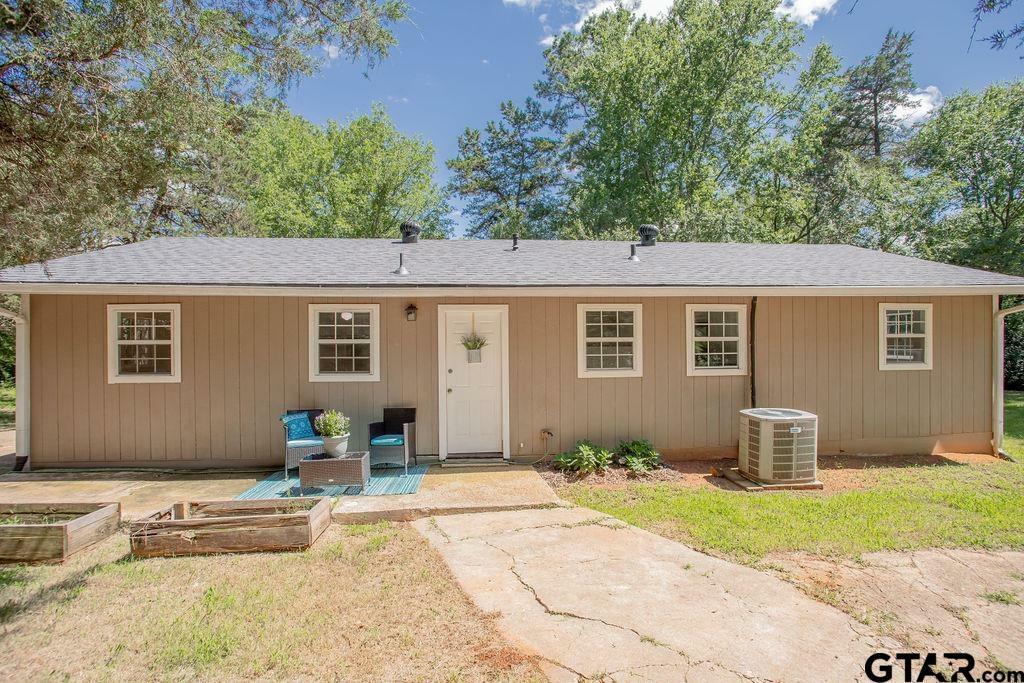 Property Photo: 19588 County Road 481 TX 75771