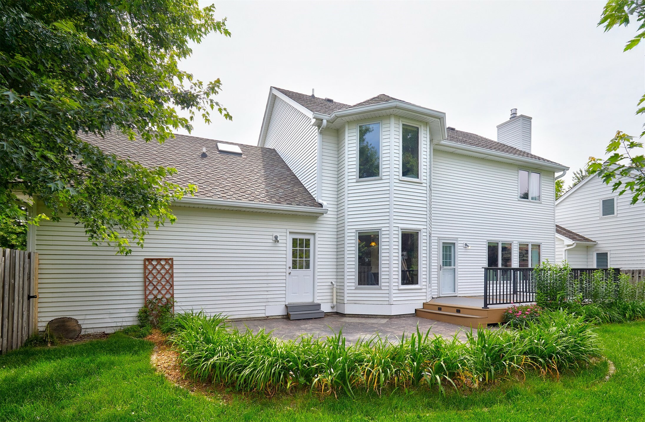 Property Photo: 2216 NW 136th Street IA 50325