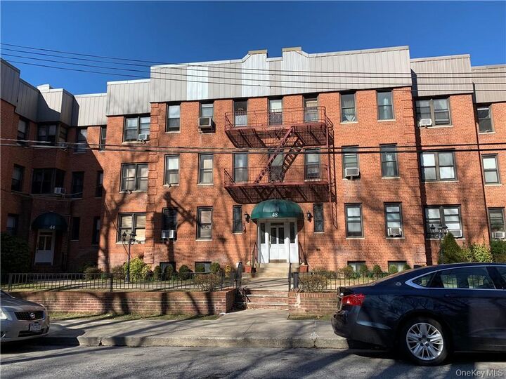 Property Photo: 48 Parkway North 2G NY 10704
