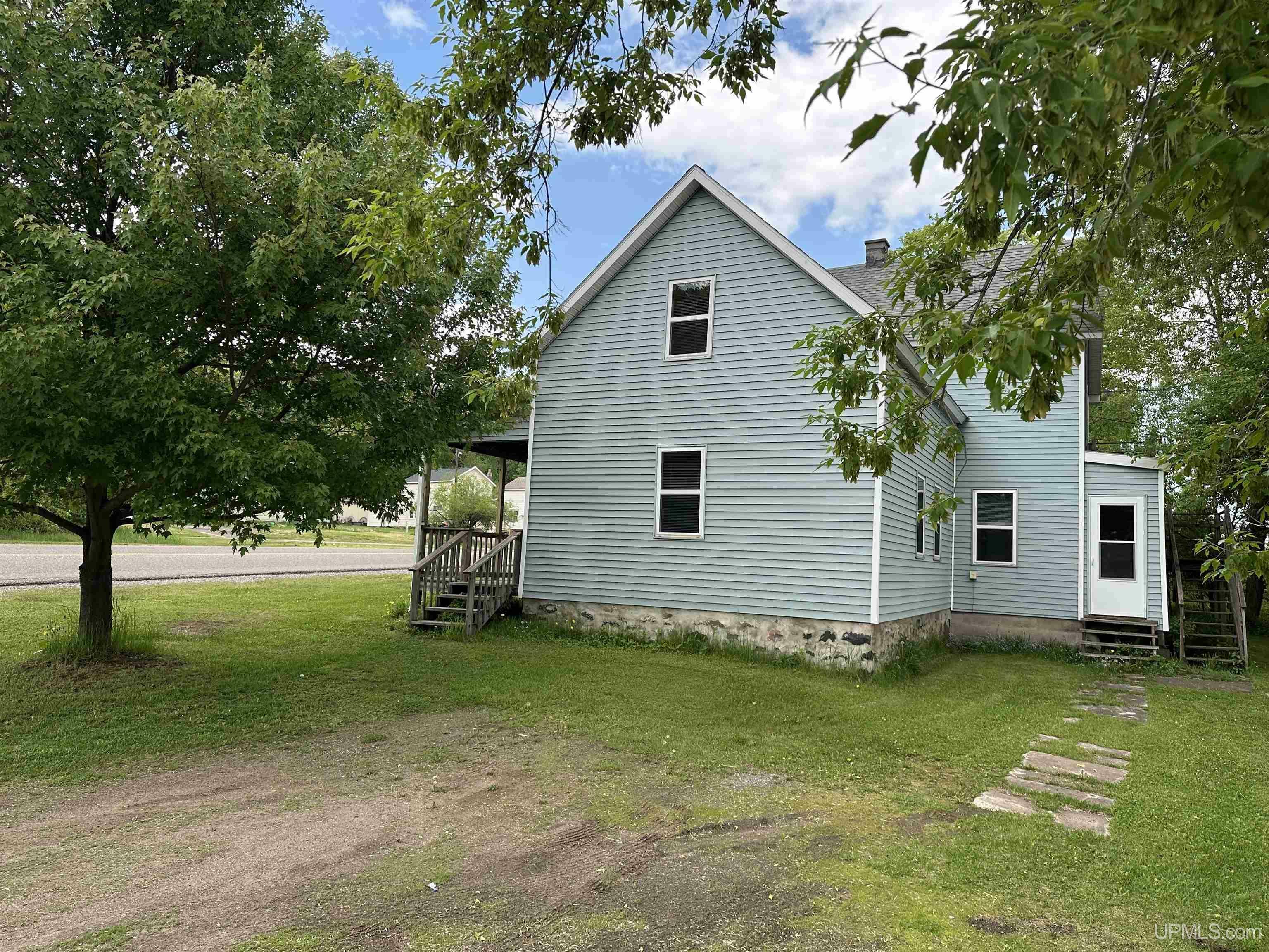Property Photo: 839 S Pine Street Street MI 49849-2436