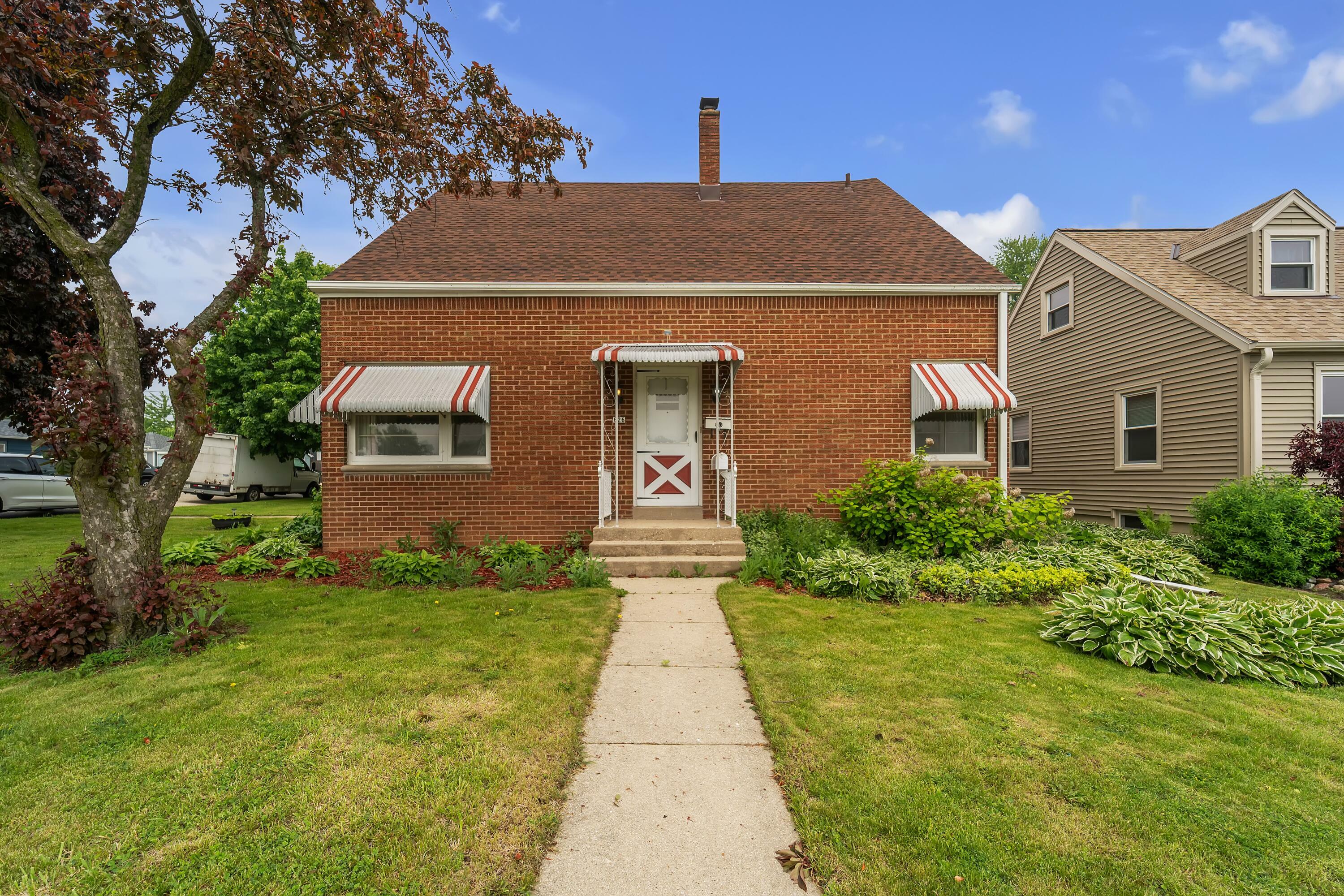 Property Photo: 626 Marion Ave WI 53172