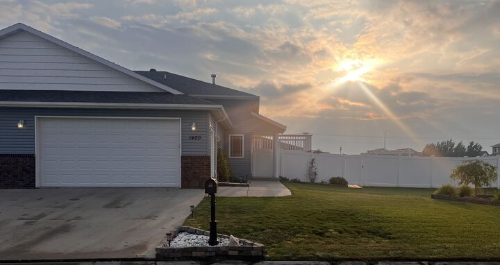 Property Photo: 1400 34th Ave SE ND 58701