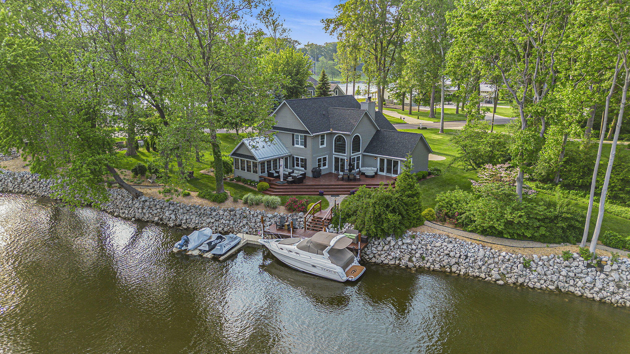 1415 Blackhawk Trail  Benton Harbor MI 49022 photo
