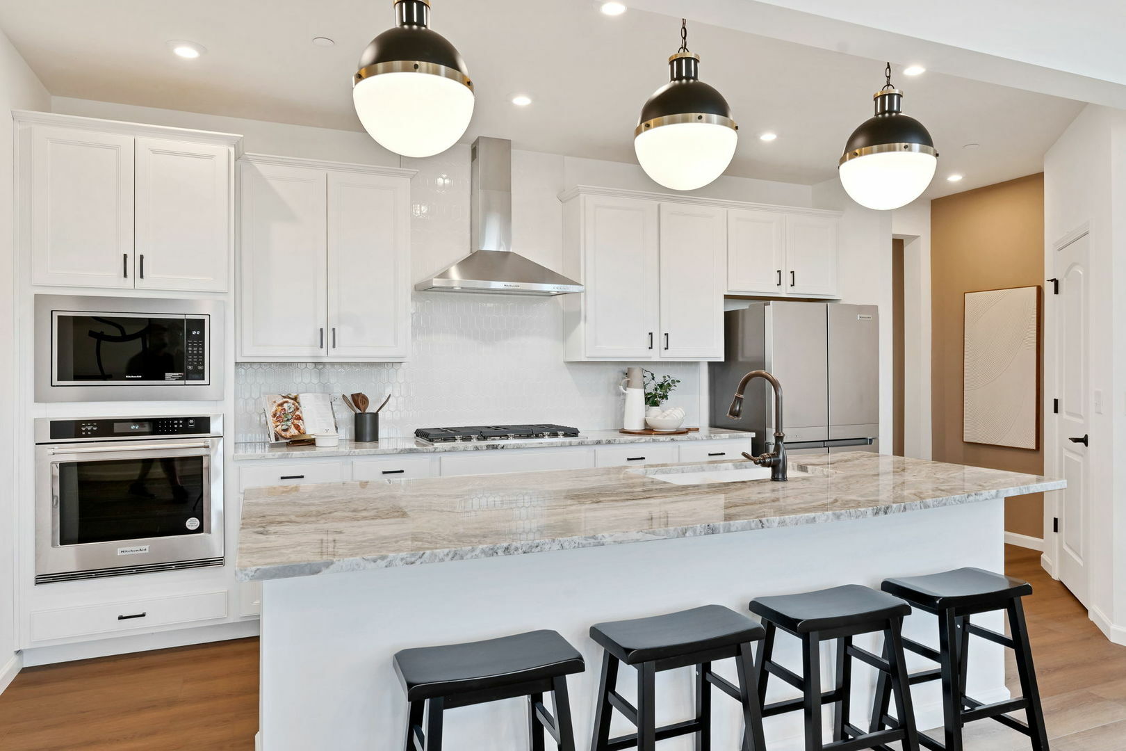 Property Photo: 1040 Quarry Court 15 IL 60188