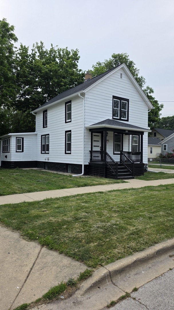 Property Photo: 208 N Chestnut Street IL 60506