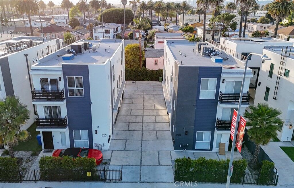 Property Photo:  2725 S La Brea Avenue  CA 90016 