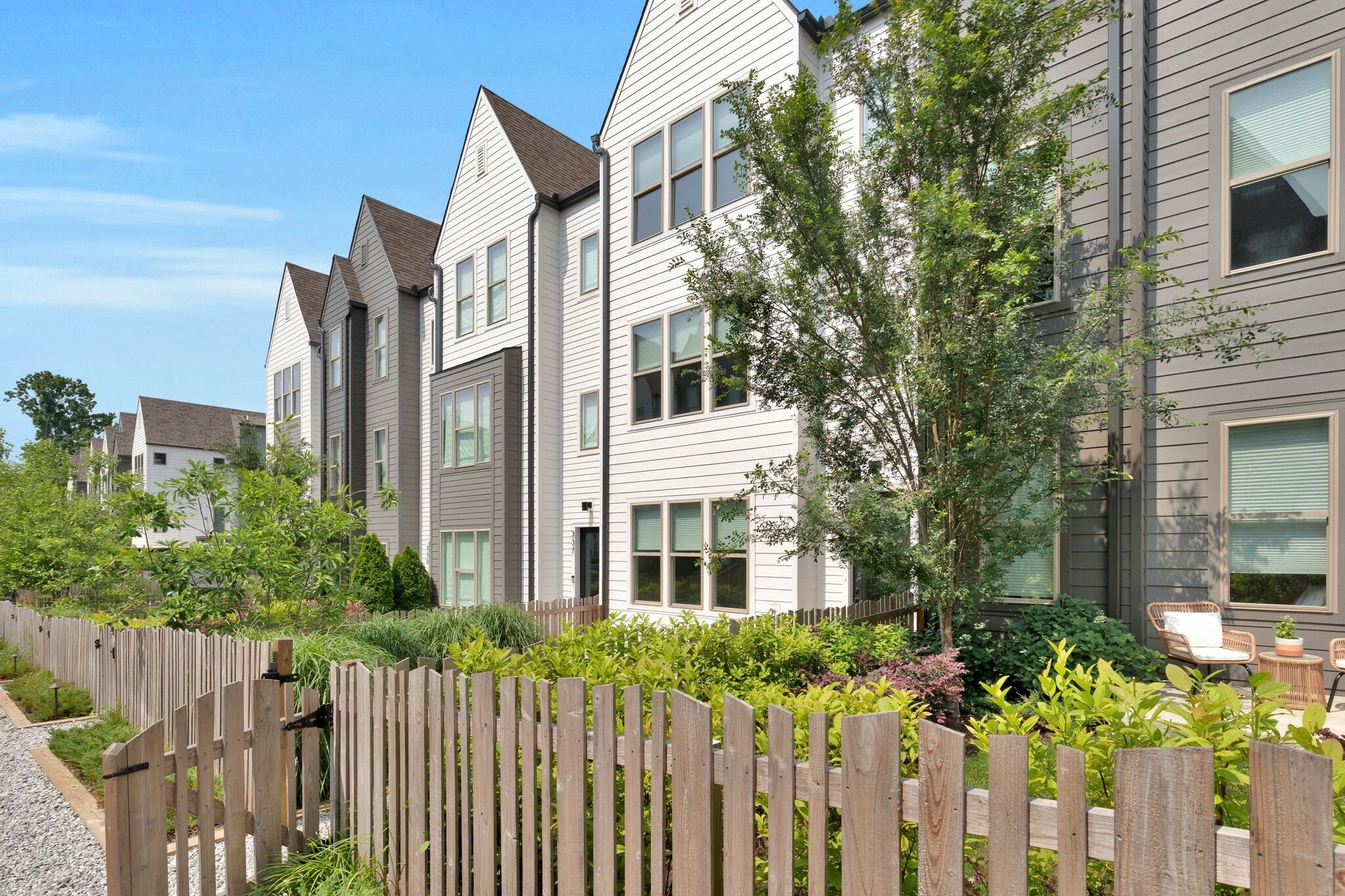 Property Photo:  339 E Village Ln  TN 37216 