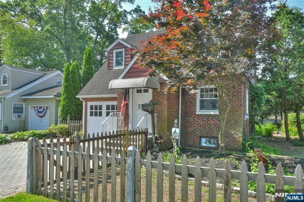 36 Grove Street  Waldwick NJ 07463 photo
