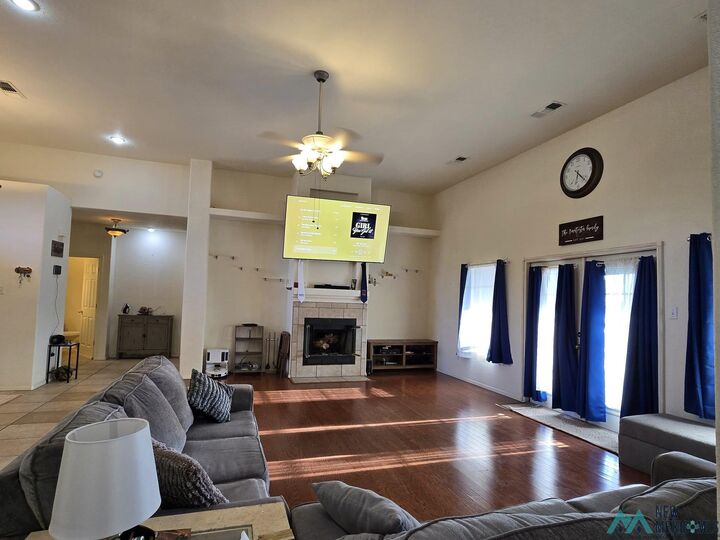 Property Photo: 507 Oakwood Place NM 88220