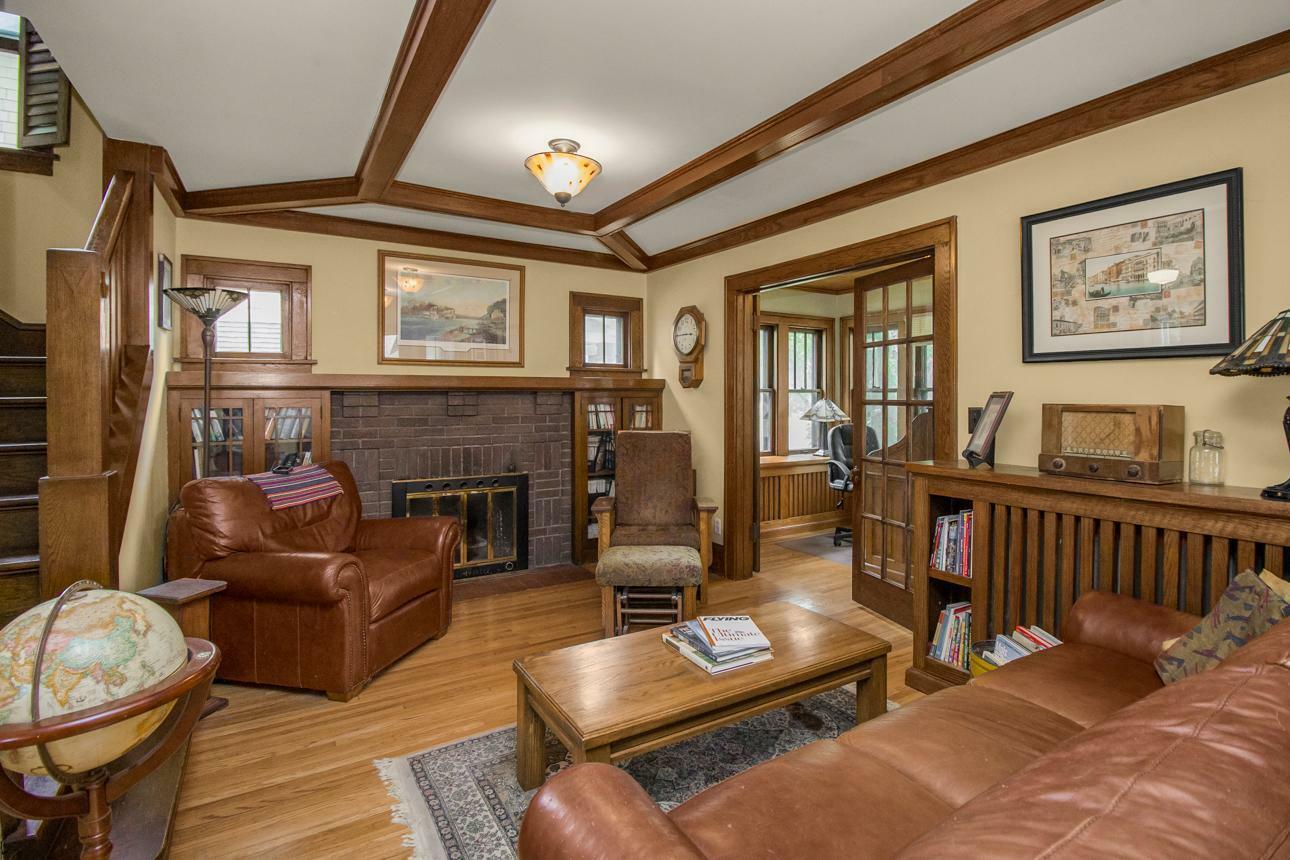 Property Photo: 1327 Fairmount Avenue MN 55105