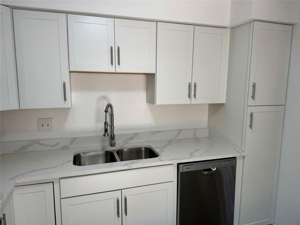 Property Photo: 14800 Enterprise Drive 17B TX 75234