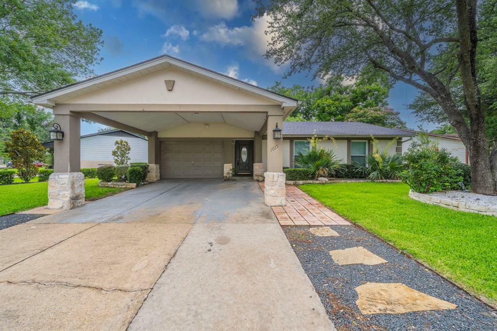 1825 Emerald Drive  Irving TX 75060 photo