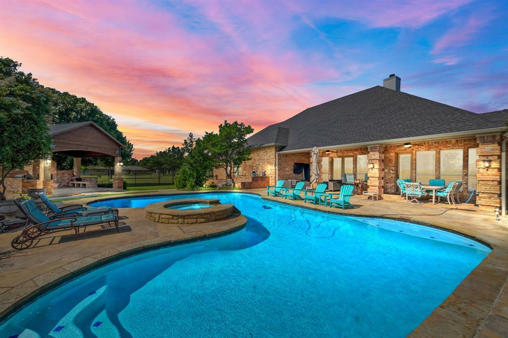 Property Photo: 13600 Willow Springs Road TX 76052