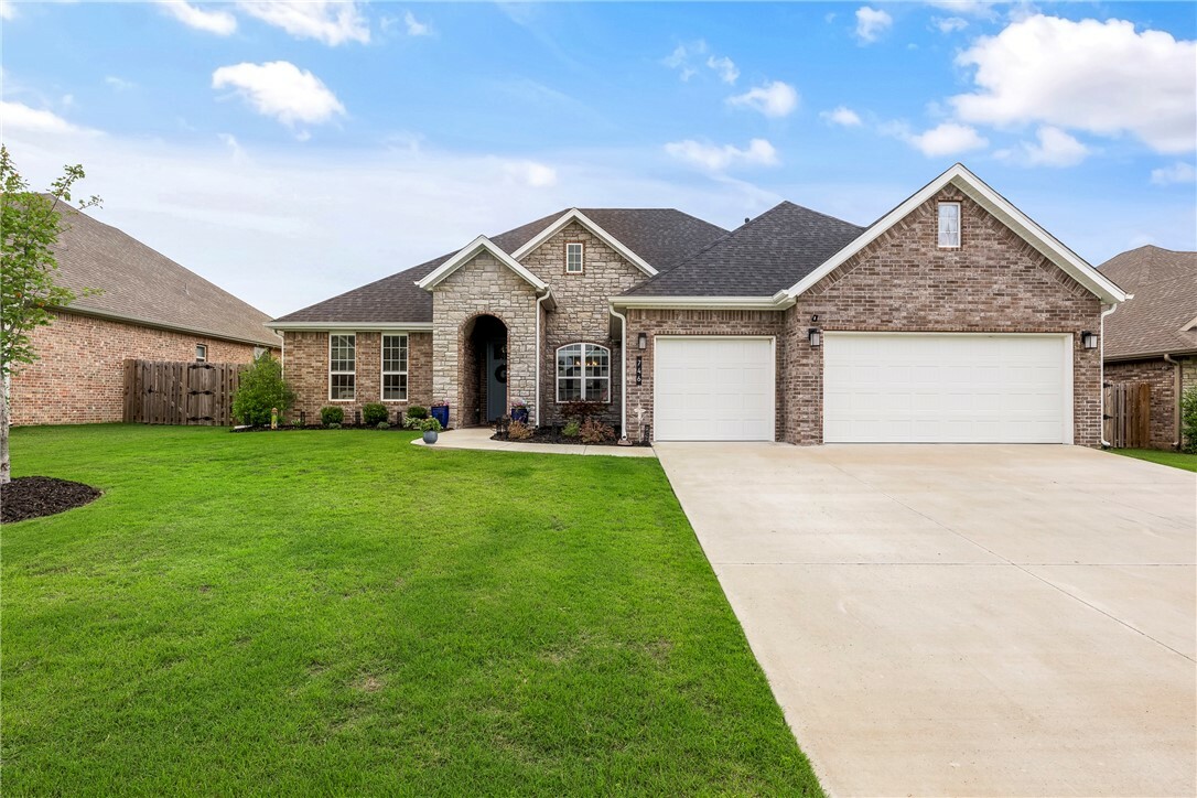Property Photo: 746 Soldera Road AR 72762