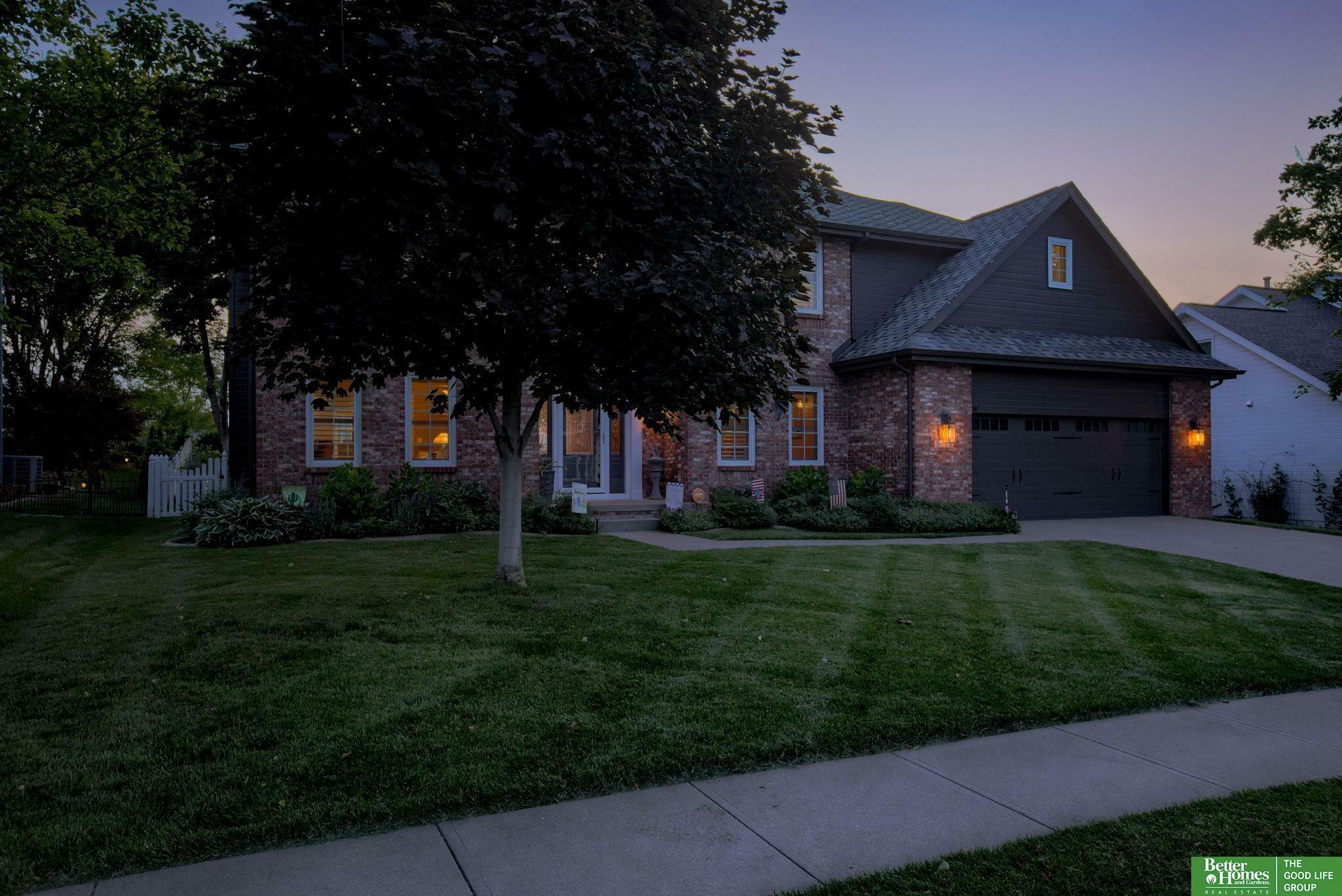 Property Photo: 3402 N 125th Avenue NE 68164