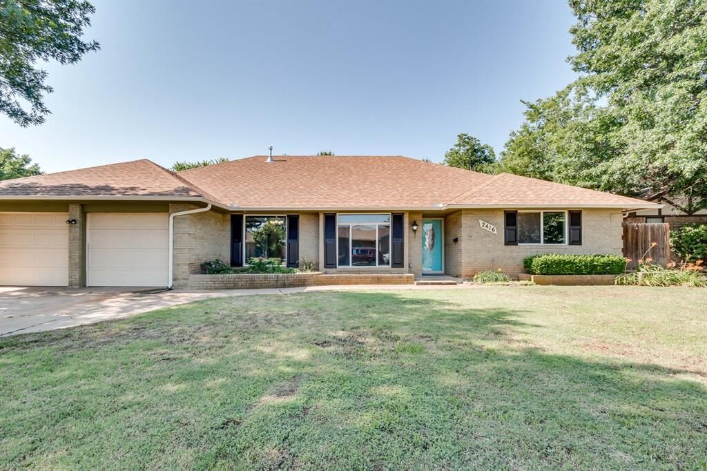 Property Photo: 2416 NW 115th Street OK 73120