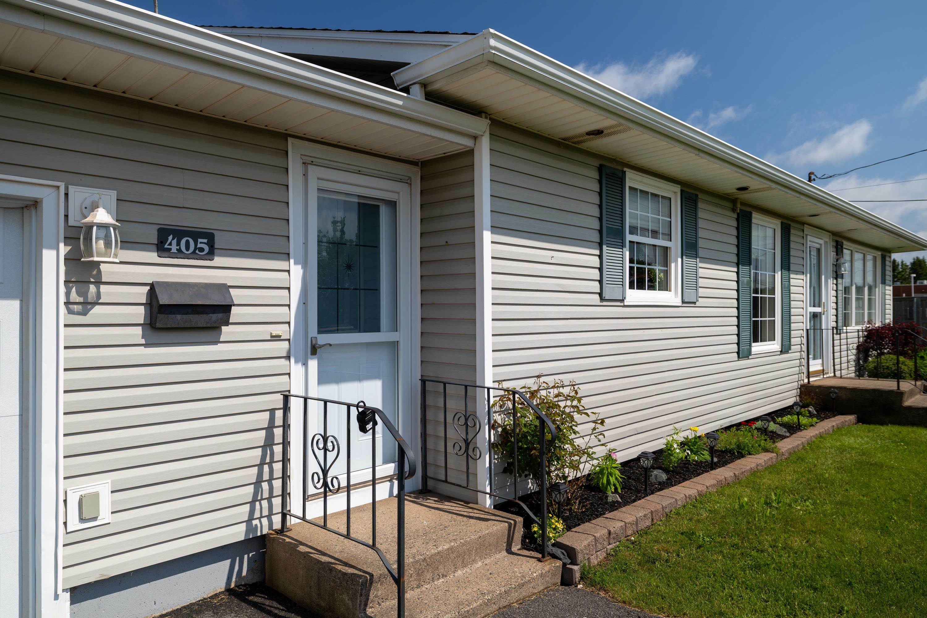Property Photo:  405 St. Peter'S Road  PE C1C 1G7 