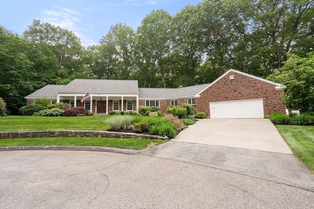 Property Photo: 15 Mary Jane Cir MA 01609