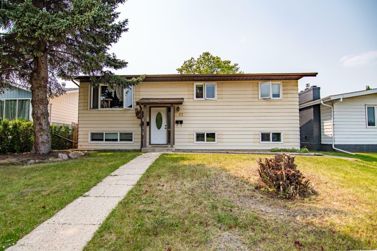 44 Oyen Crescent  Red Deer AB T4P 1T4 photo